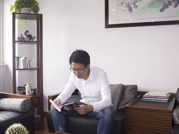 蜜桃AV网址大全“月度之星”——項目經理徐友鏡