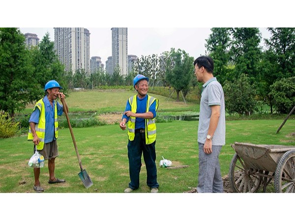 蜜桃AV网址大全致敬高溫下的堅守