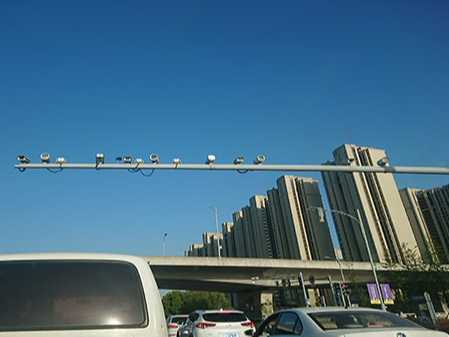 蜜桃AV网址大全加大道路、治安監控維護工作